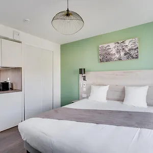 3* Aparthotel Massy